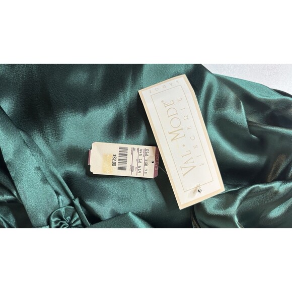 Vintage NWT Val Mode Green Nightie 1990s Satin Size L - Picture 5 of 5